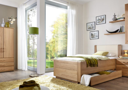 Schlafzimmer von Wiemann-Modell Lido-in Eiche teilmassiv