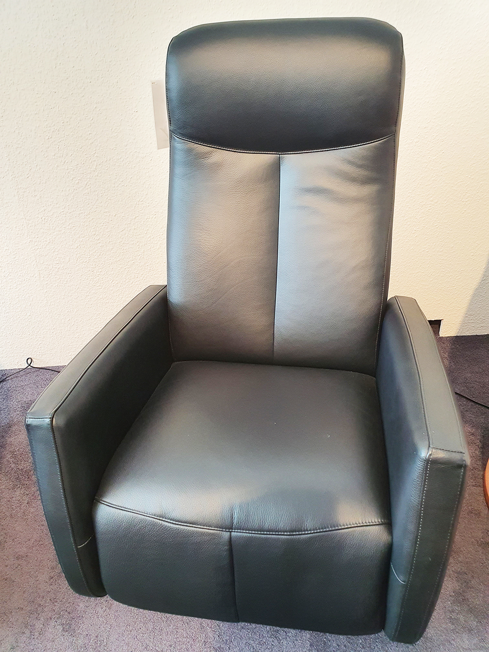 TV-Sessel von Knudsen – Modell 4504 – in Leder schwarz